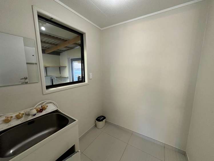 64 Hollyford Drive Clover Park_10