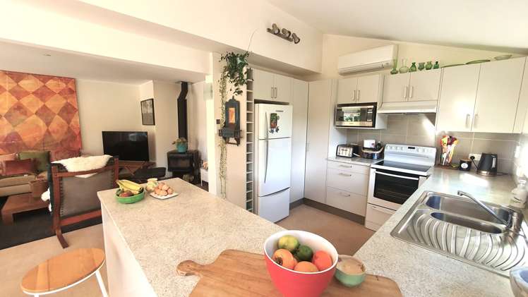 1082 Sandspit Road Sandspit_6