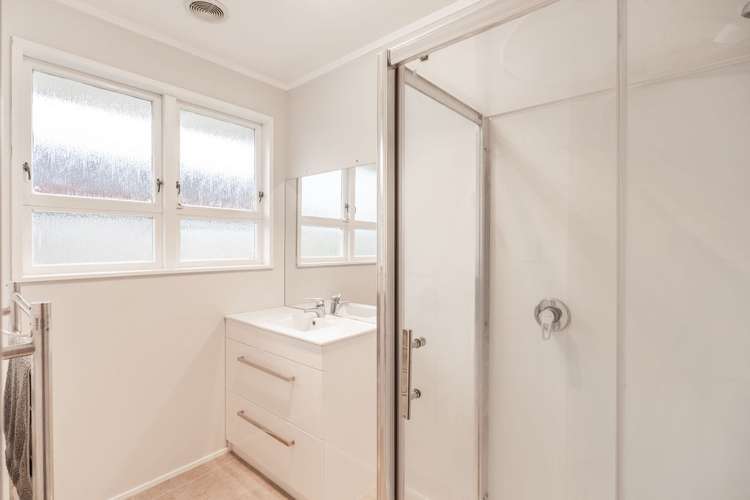 Flat 1/747 Cameron Road Tauranga South_11
