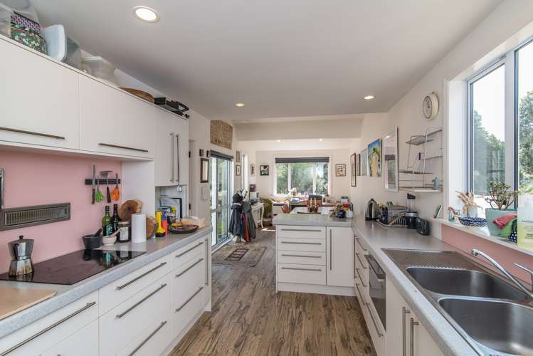 8 Te Miti Street Paekakariki_5