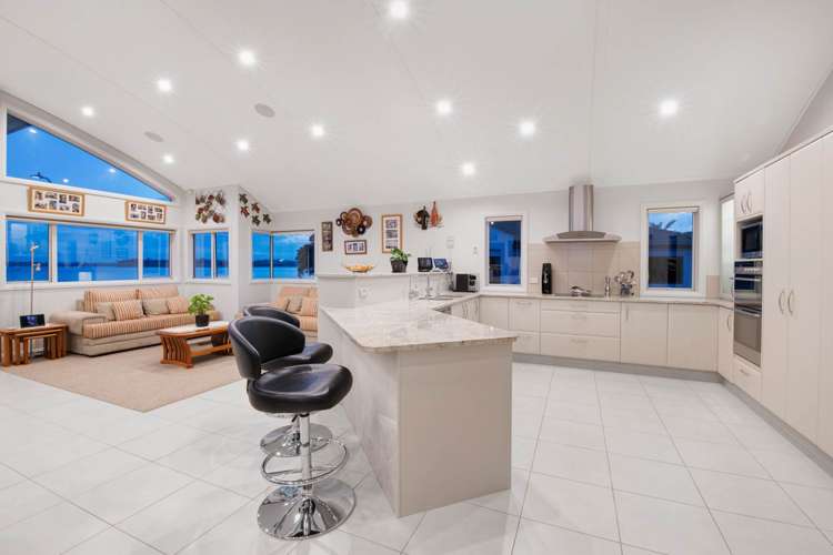 9 Arkles Strand Arkles Bay_12