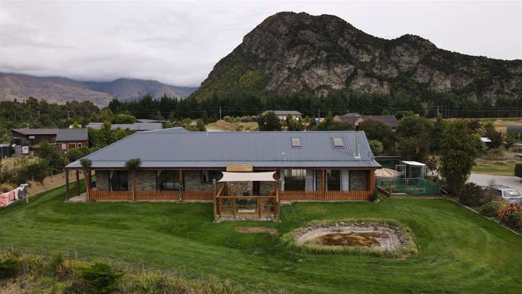 17 Balneaves Lane Albert Town_33