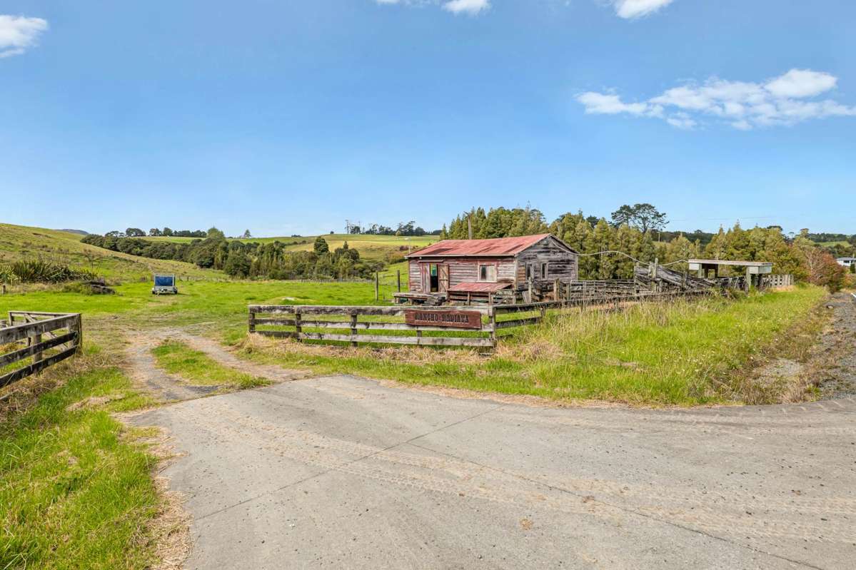 1100 West Coast Road_2