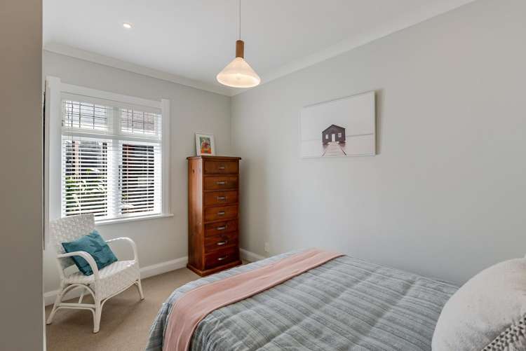 9 Wha Street Lyall Bay_10