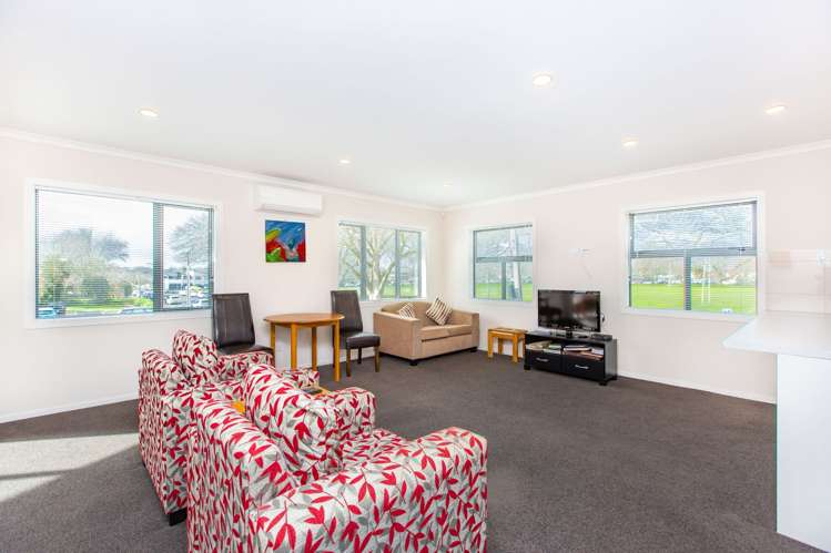 1/15 Cook Street Hamilton East_6