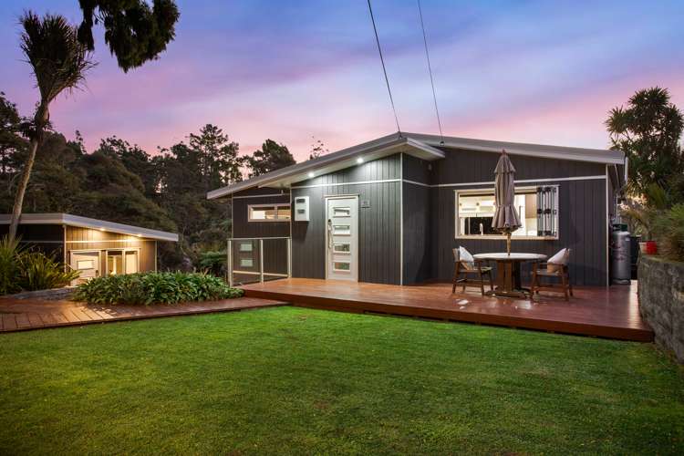 87 Scenic Drive Titirangi_0