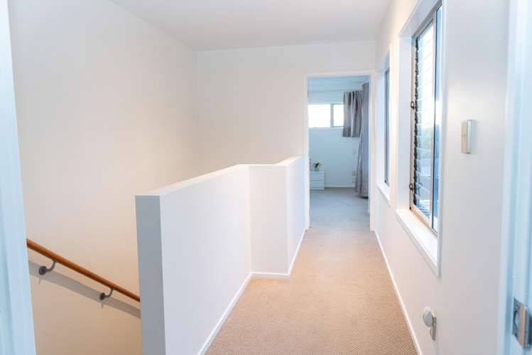 8 Roy Maloney Drive Henderson Heights_21
