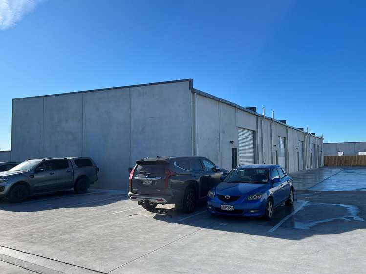 7/1 Lake Bryndwr Lane Burnside_9