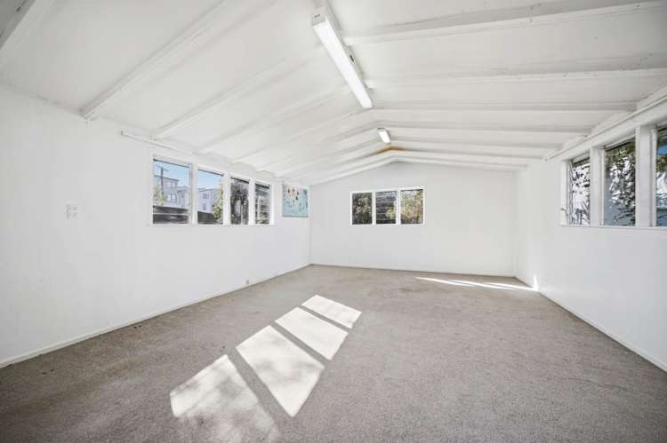 194 Chivalry Road Glenfield_13