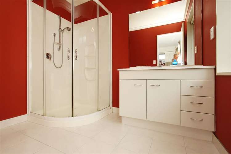 5 Tatahi Street Parklands_8