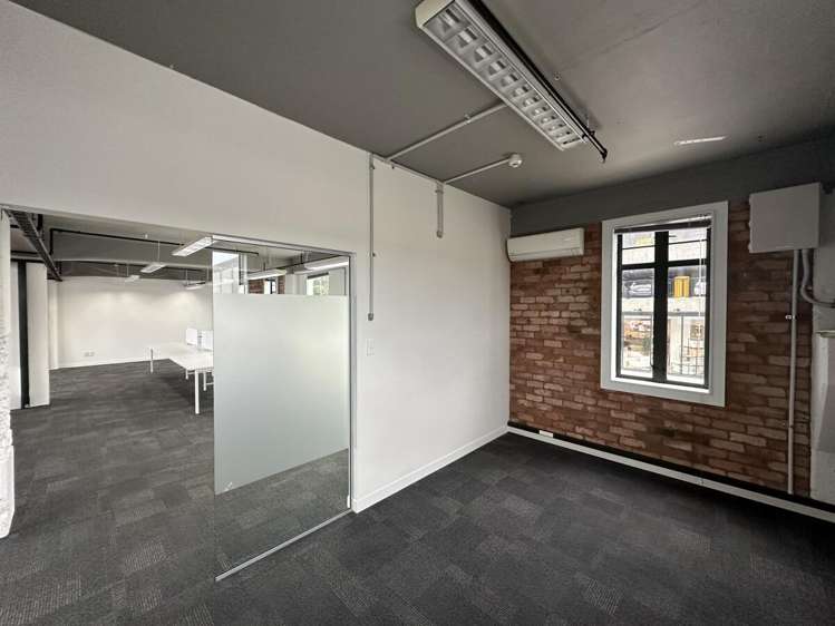 88 Broadway Newmarket_1