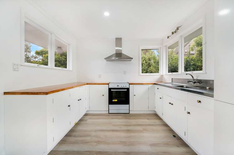 13 Bond Crescent Forrest Hill_16