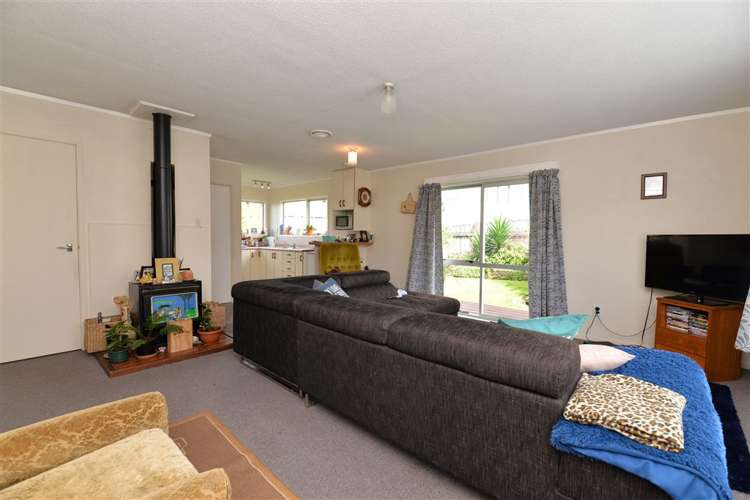 2/4 Wickstead Place Massey_9