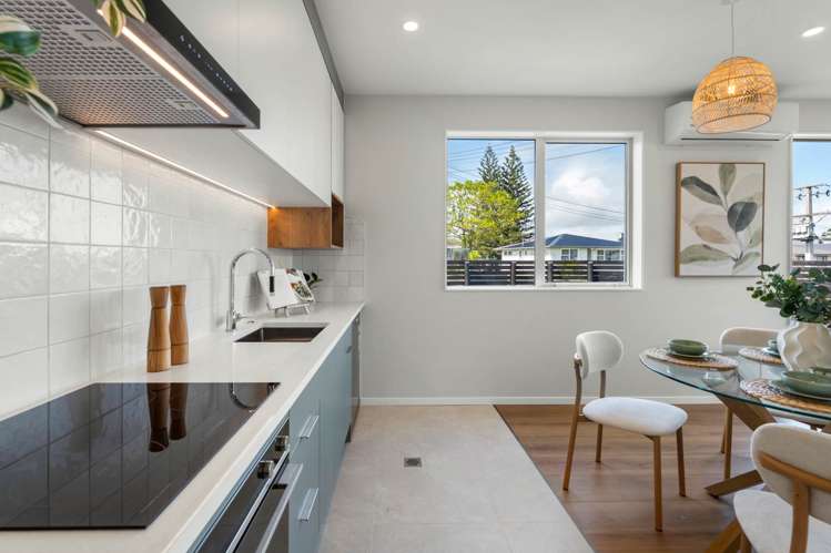 38 Antrim Crescent Otara_9