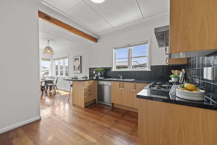 327 Botanical Road_1