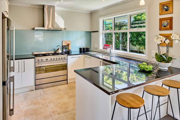 89 Downing Street Crofton Downs_14