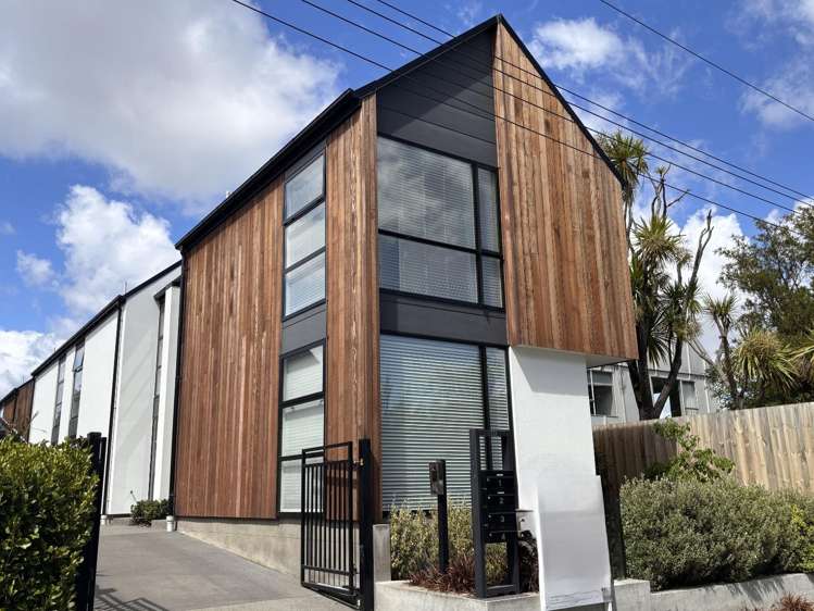 1/10 Hurley St Christchurch Central_1