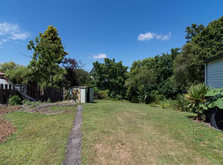 10 Joanne Crescent Pukehangi_12