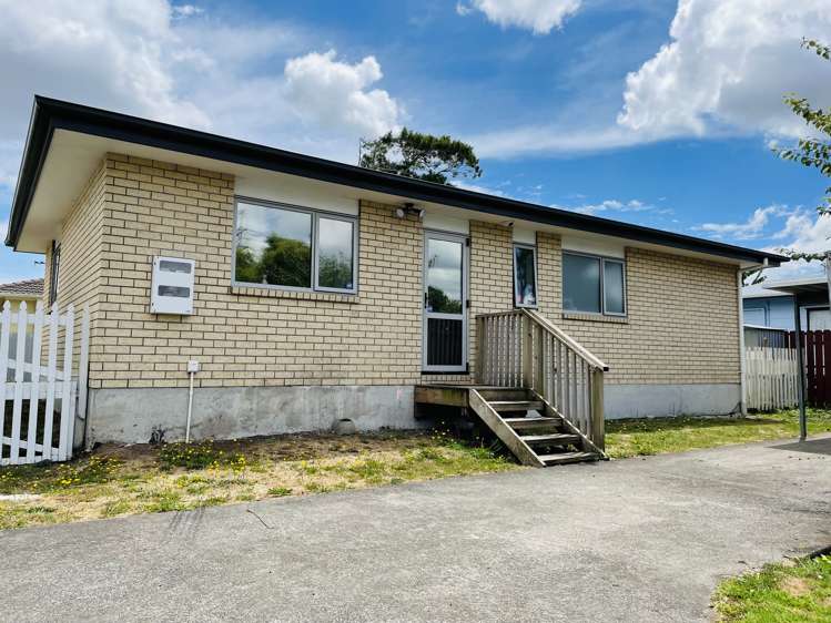 2/1 Clarice Place Takanini_21