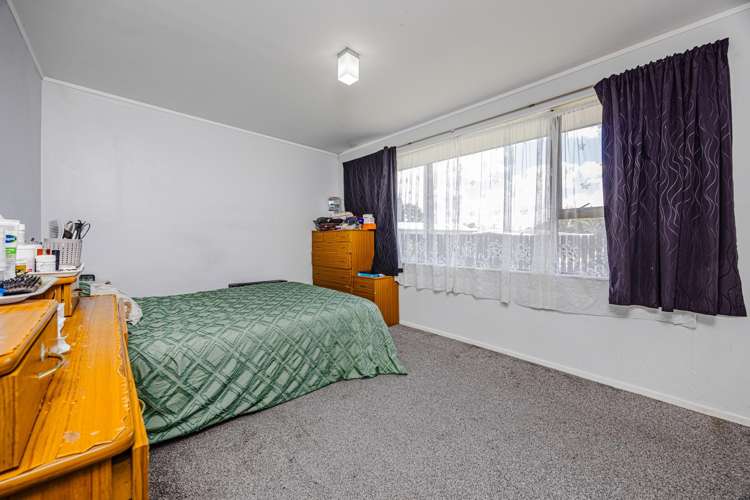 2/2 Resolute Way Papakura_9