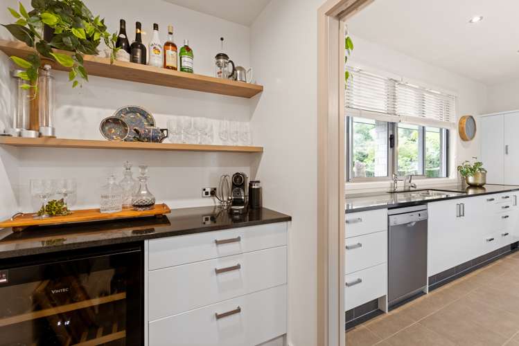 92 Kent Terrace Taradale_5