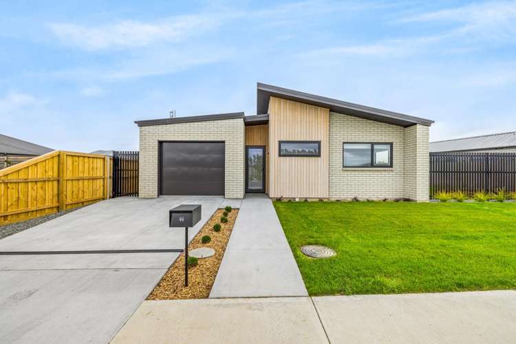 11-17 Greig Crescent - Lifestyle Villas_0