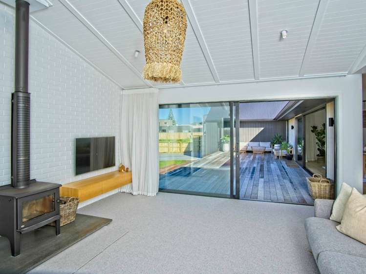 17 Sandy Cove Wainui_12