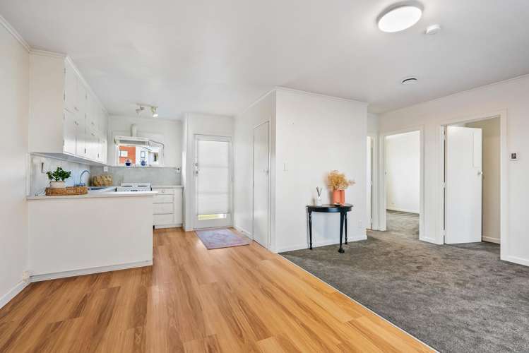 1/22 Raewyn Street Morningside_2