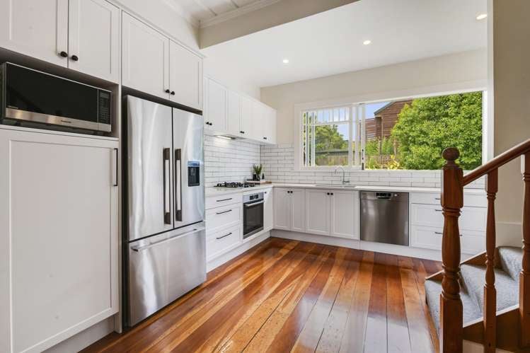 6 Valley Road Northcote_13