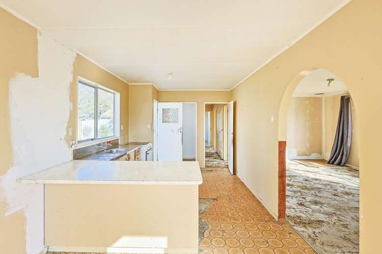 25 Burton Crescent_2