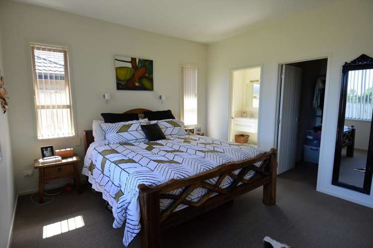 16 Dolphin Parade Bell Block_11