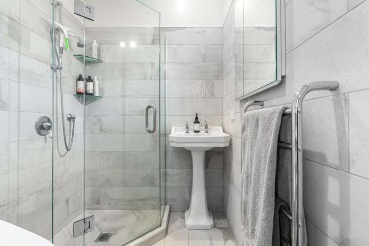 2/10 Mozeley Avenue Devonport_12