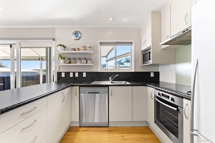 34 Allington Road Massey_8