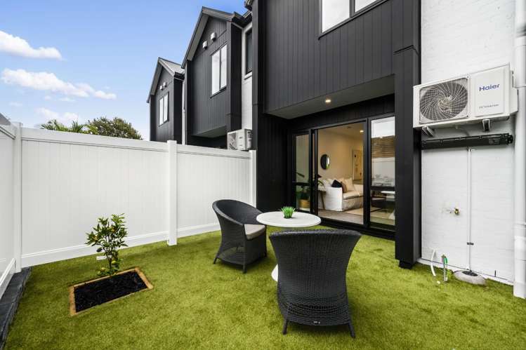 2/1 Grand View Road 1776_14