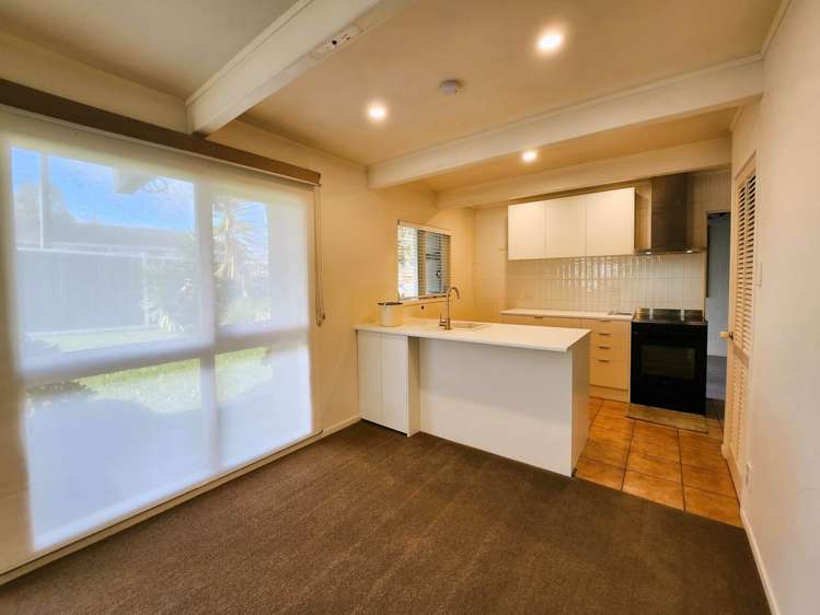 2/1 Corrella Road Belmont_2