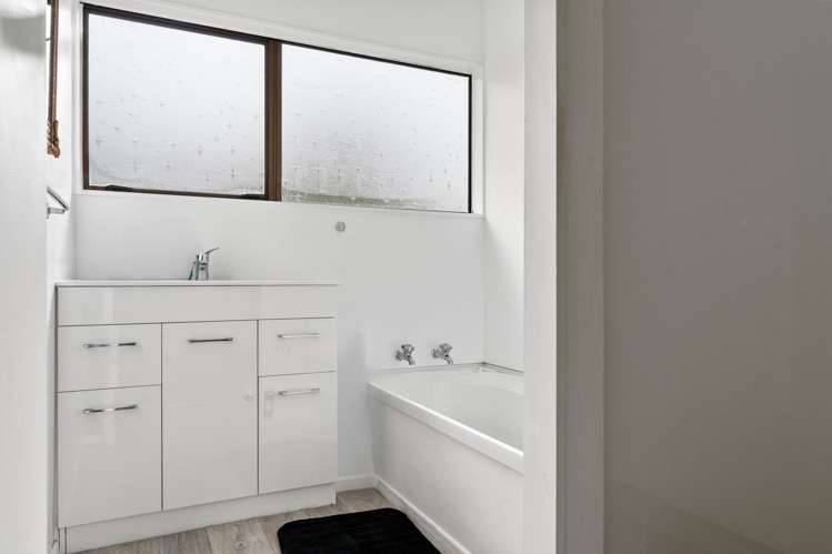 166 West Road Mauriceville_12