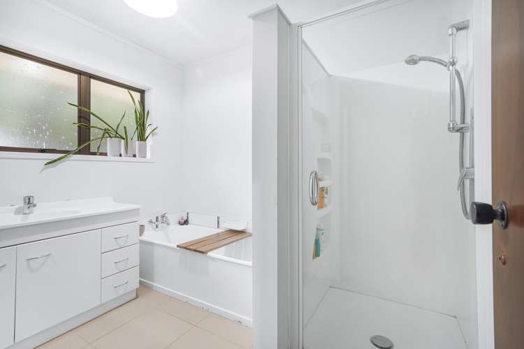 6 Mayfair Avenue Chartwell_22