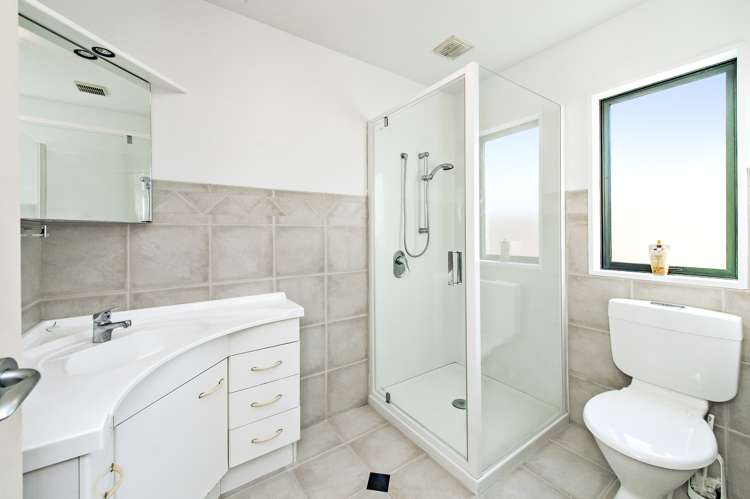 76 Moffat Drive Lincoln_15