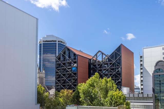 Central City 2-Bedroom Apartment with Gym Access!