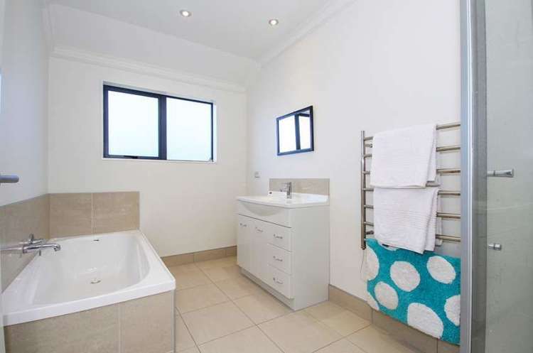 6 Mcwhirters Farm Lane Massey_15