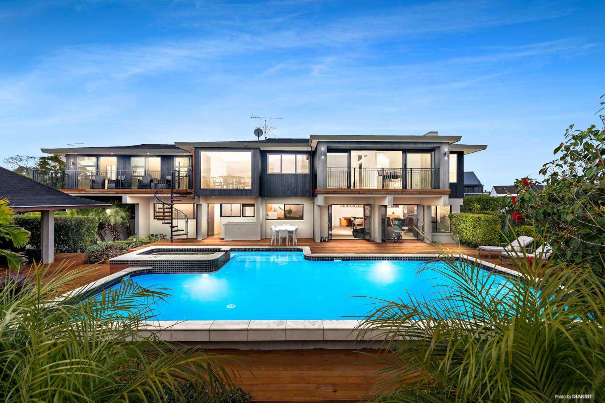 $5m sale: Local buyer v expat in bidding war for St Heliers ‘paradise’