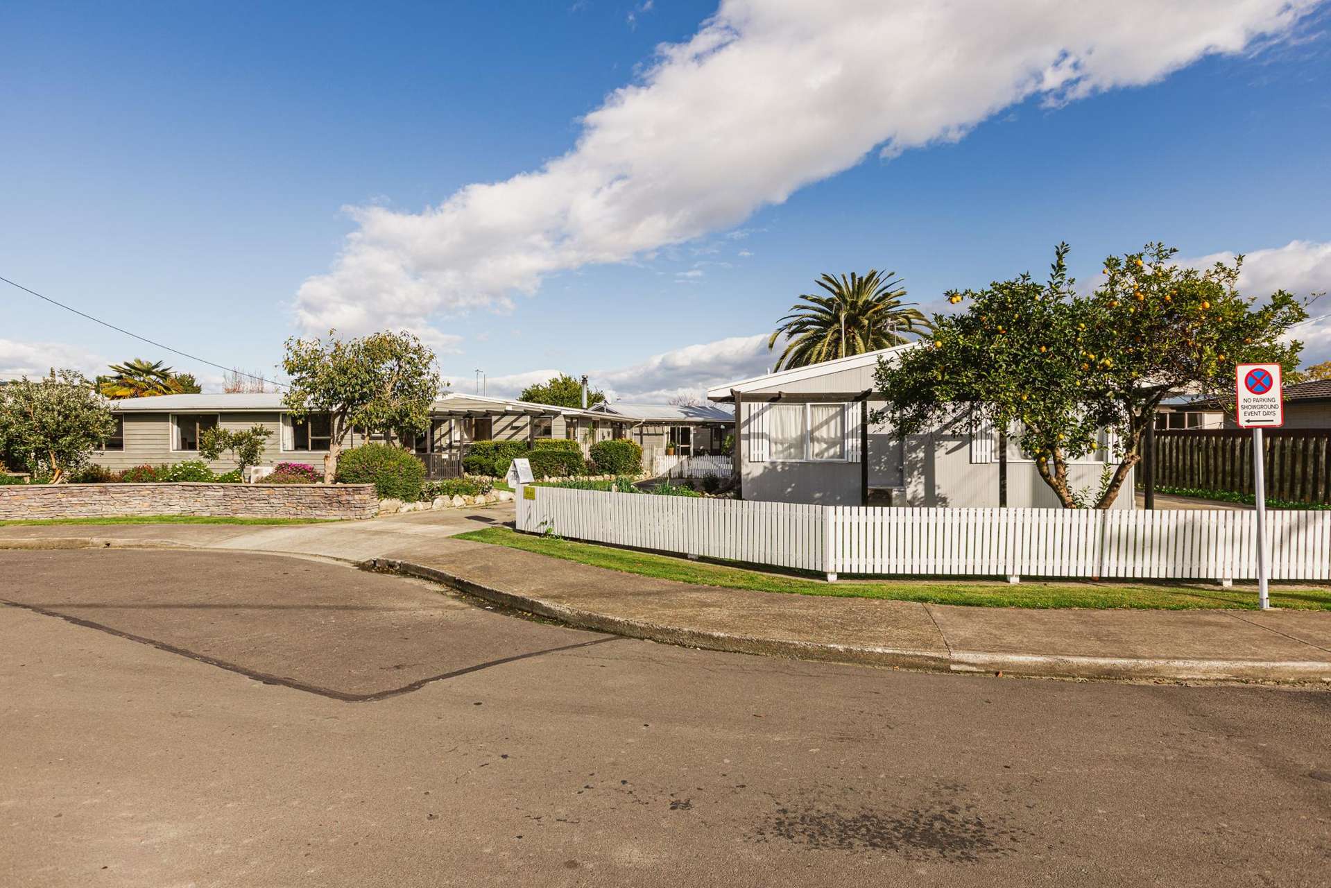 202 Caroline Place Mayfair_0