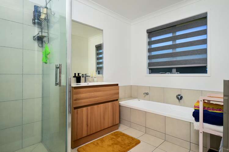 5 Compton Grove Huntington_13