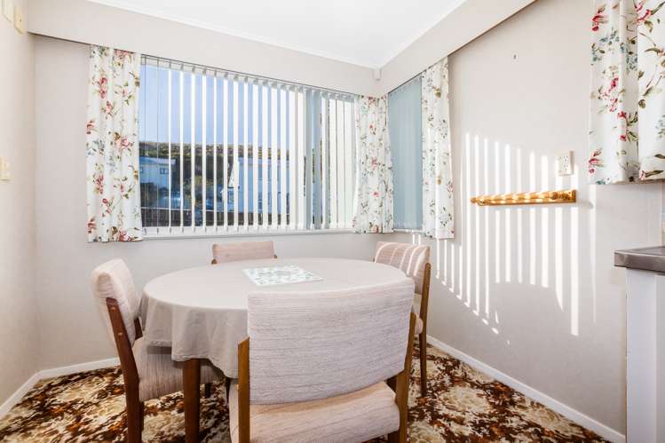 59 Waihora Crescent Waitangirua_6