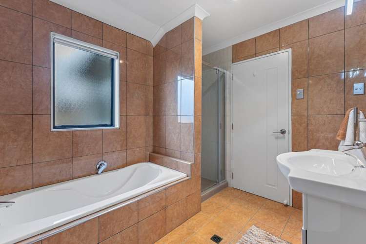 246 Hill Road The Gardens_17