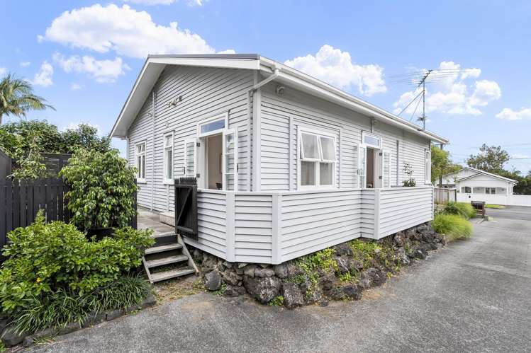 6A Volcanic Street Mount Eden_11