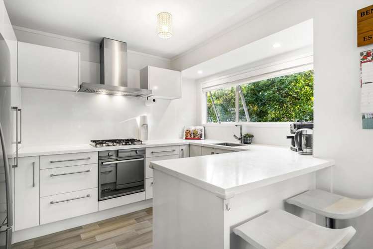 1/6 Phillipa Place Browns Bay_7