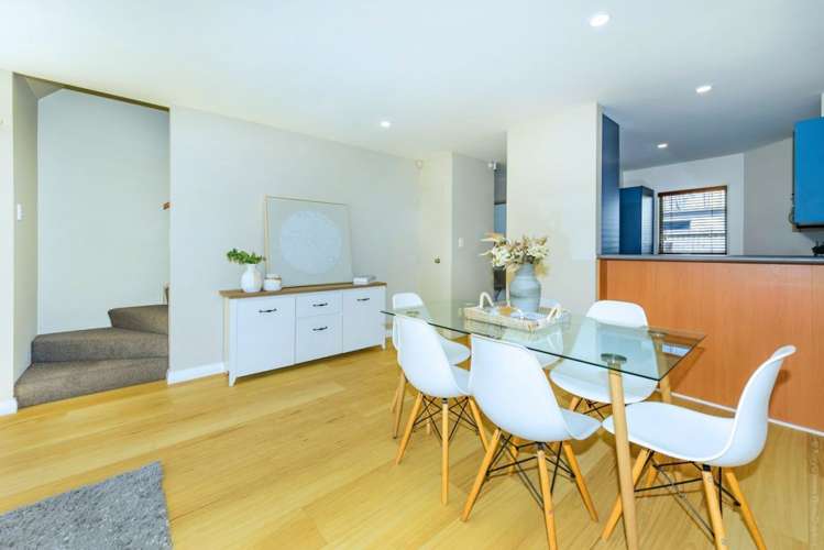 1/105 Barbour Street Waltham_11