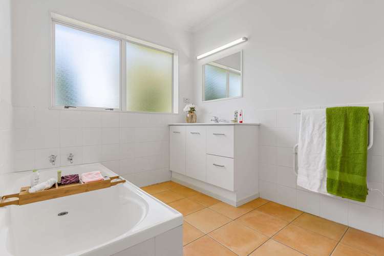 4 Worcester Drive Rototuna North_11