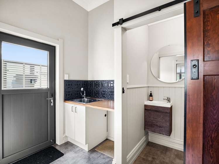 2 Wood Street Kaka Point_16